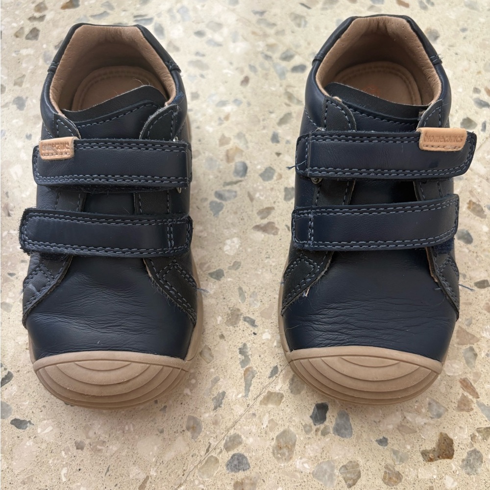 Navy sneakers first steps